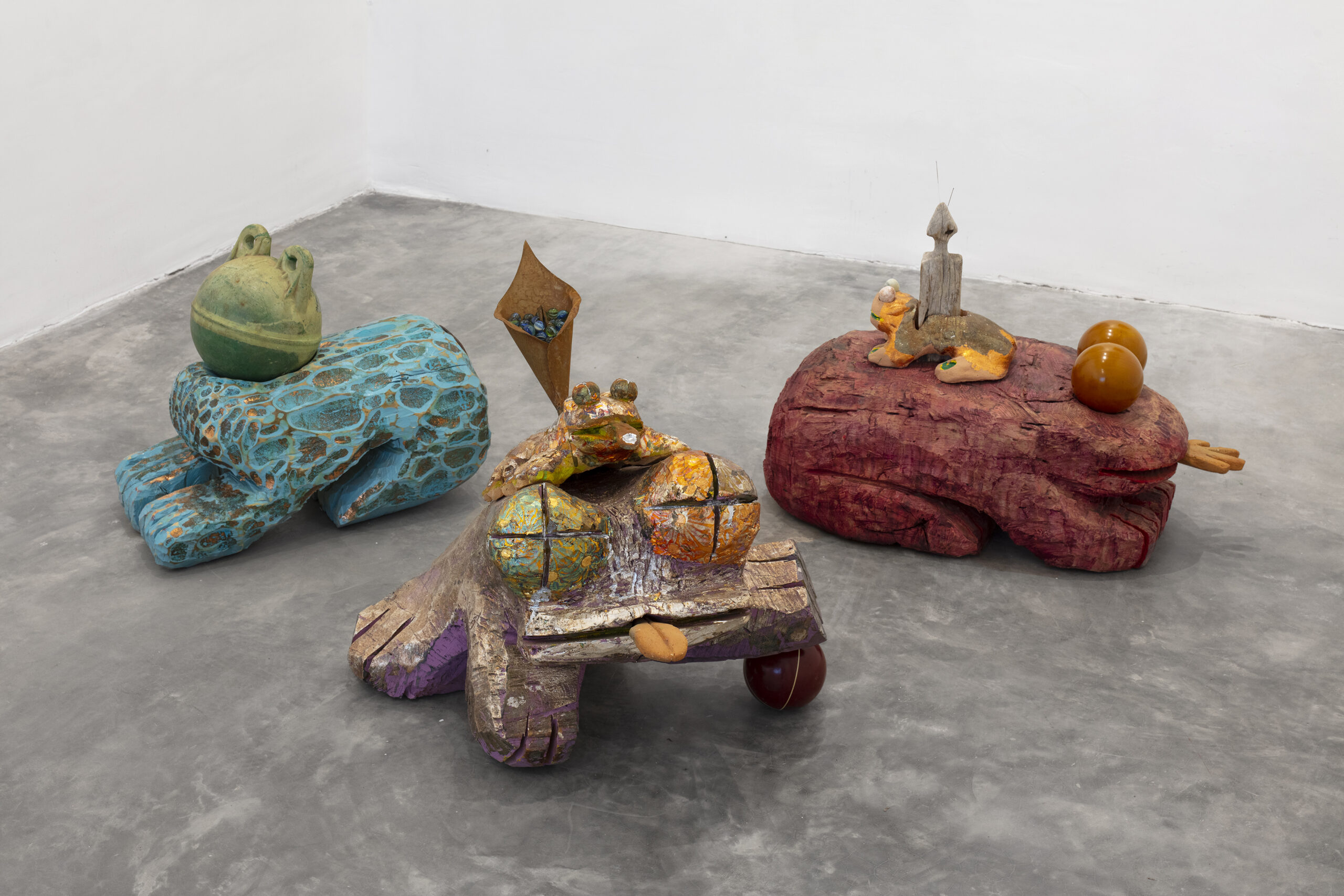 Three sculptures by Ramiro Chaves, as exhibited in Nosotrxs, 2022